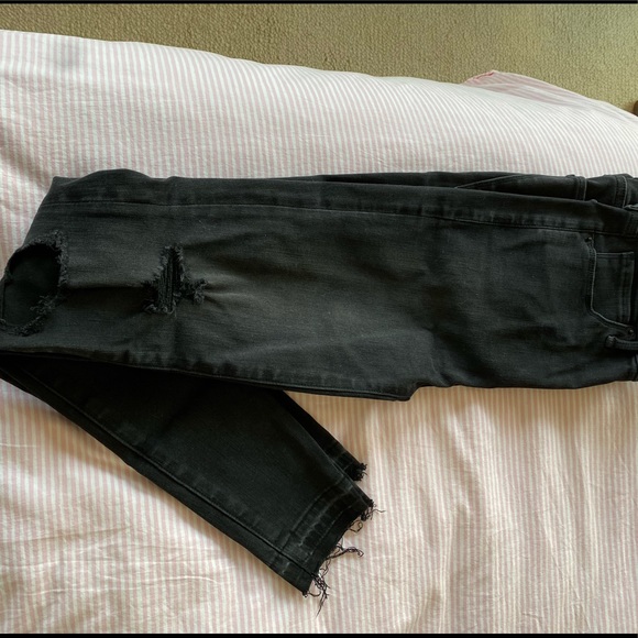 Abercrombie black ripped jeans w frayed bottoms - Picture 5 of 5